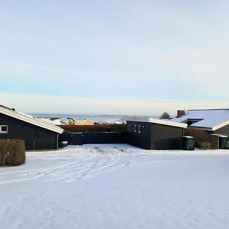 Cozy Near Forest And בית נופש