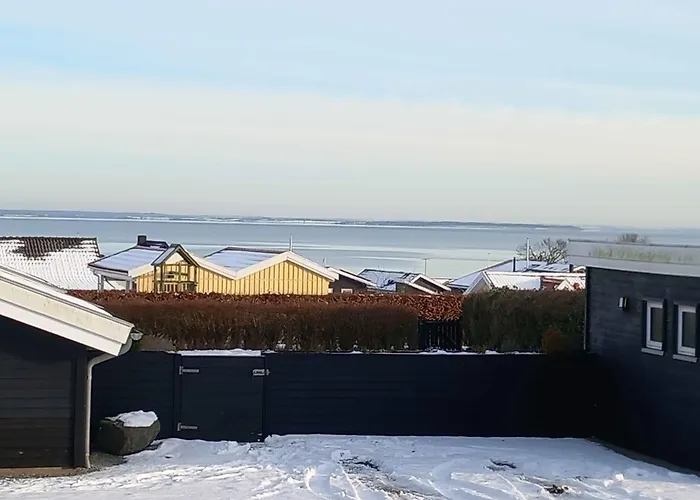 Cozy Near Forest And בית נופש *